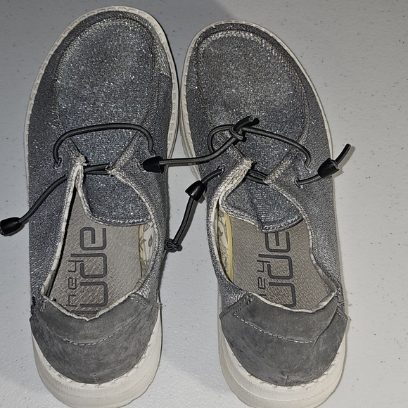 Hey Dude Wendy Stretch Sparkling Gray Size US6/ Euro 37 Comfy, Fun, Trendy VGUC - Picture 11 of 16